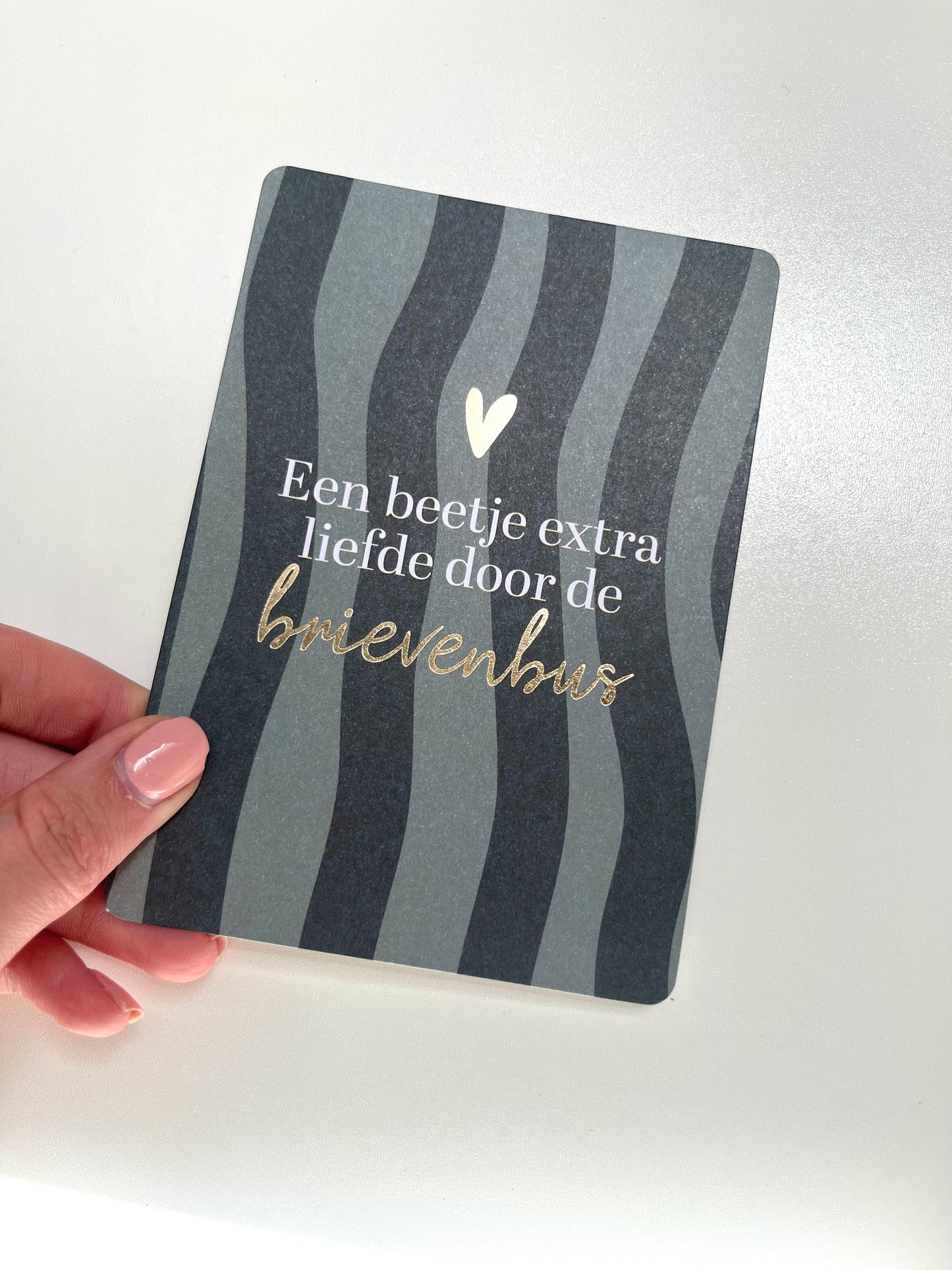 Een beetje liefde door de brievenbus (met goudfolie)